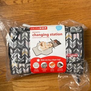 NWT - Skip*HOP brand Pronto Changing Station